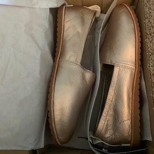 Sorel Ella flat, NWT